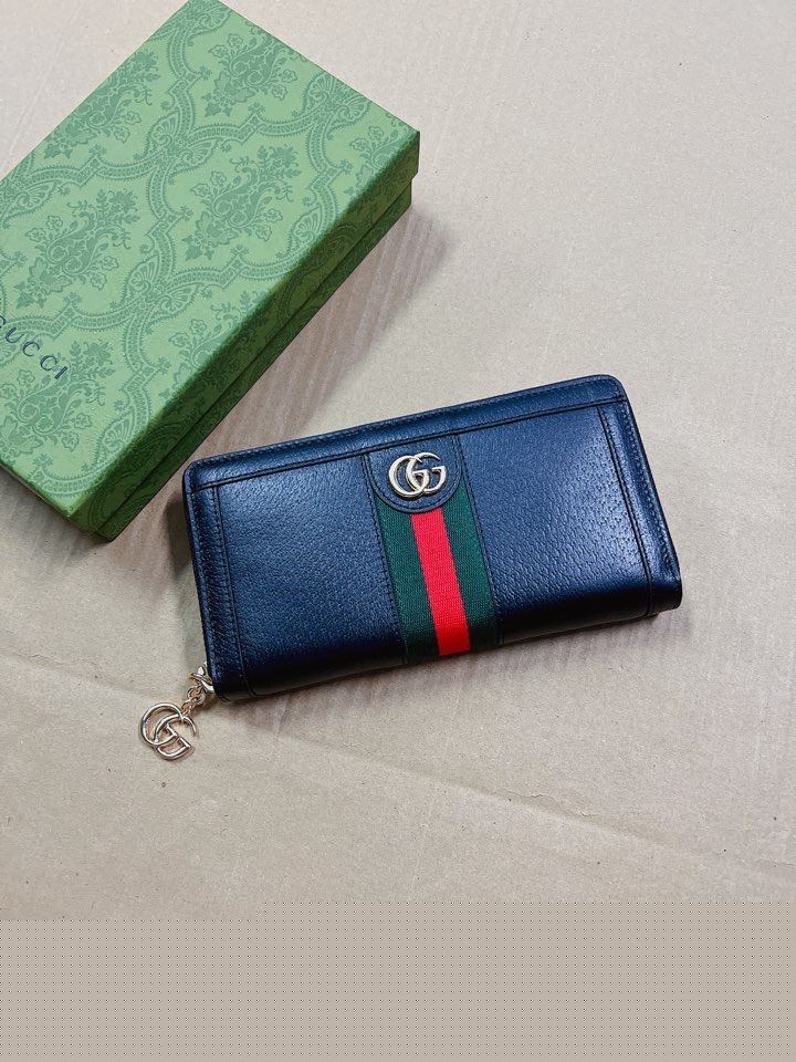 G*u*i wallets & purse